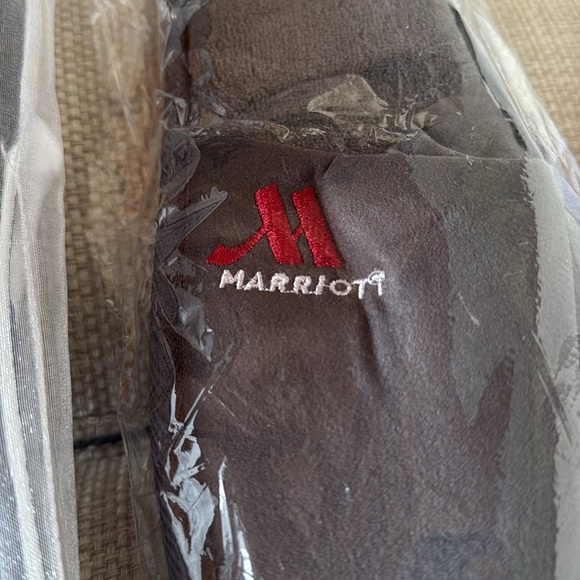 Ritz Carlton Montreal, Chatham Bars Inn, Marriott Hotel Slippers, NEW - Picture 4 of 4